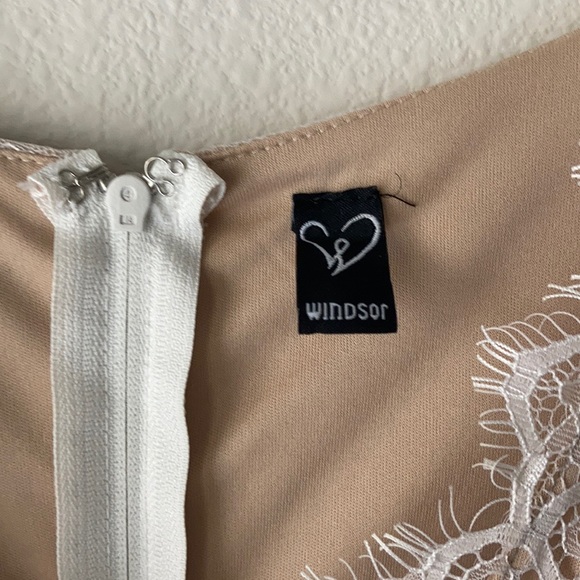 Windsor White Lace Long Dress - Picture 5 of 11